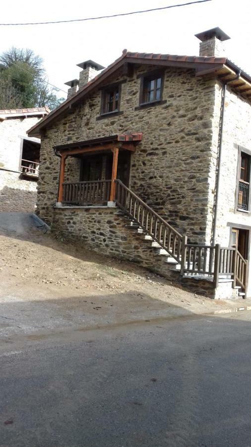 Apartamentos Rurales Casa Carmen โปลา เด อายันเด ภายนอก รูปภาพ