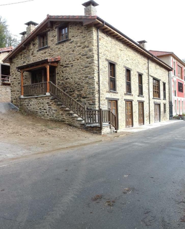 Apartamentos Rurales Casa Carmen โปลา เด อายันเด ภายนอก รูปภาพ