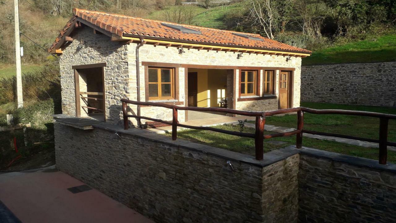 Apartamentos Rurales Casa Carmen โปลา เด อายันเด ภายนอก รูปภาพ