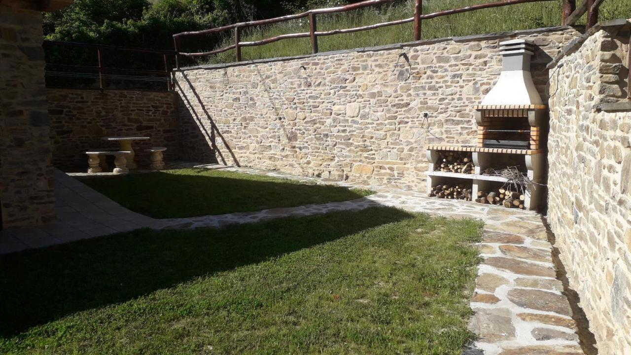 Apartamentos Rurales Casa Carmen โปลา เด อายันเด ภายนอก รูปภาพ